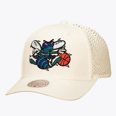 Men's Mitchell & Ness Cream Charlotte Hornets Perfect Lightweight Pro Crown Snapback Hat