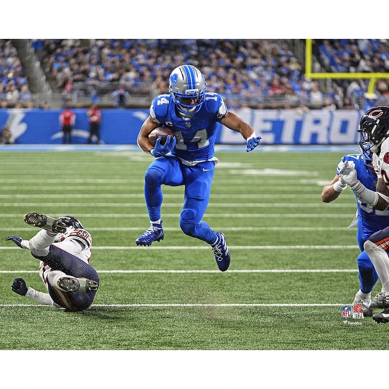 Amon-Ra St. Brown Detroit Lions Unsigned 2025 Week 2 Hurdle Touchdown Photograph