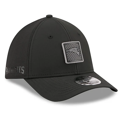 Men's New Era  Black New England Patriots 2026 NFL Training Camp 39THIRTY Flex Hat