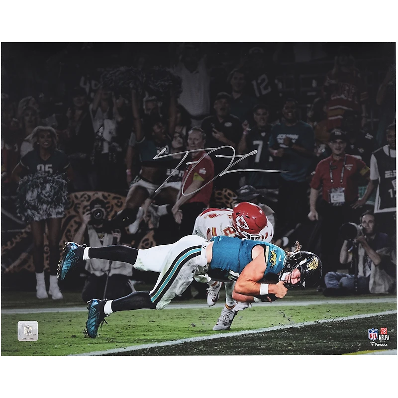 Trevor Lawrence Jacksonville Jaguars Autographed 16" x 20" Game-Winning Touchdown vs. Kansas City Chiefs Photograph