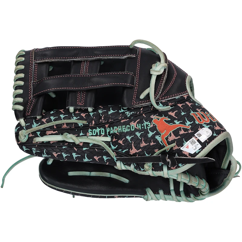 Juan Soto New York Mets Game-Used Black Wilson Fielding Glove vs. Miami Marlins on September 28, 2025