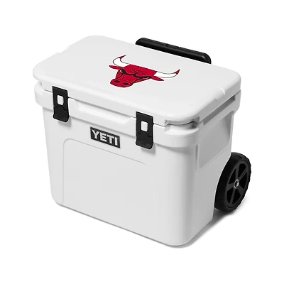 YETI White Chicago Bulls Roadie 32 Wheeled Cooler