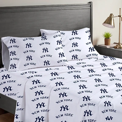 Pegasus  New York Yankees Four-Piece Full Sheet Set