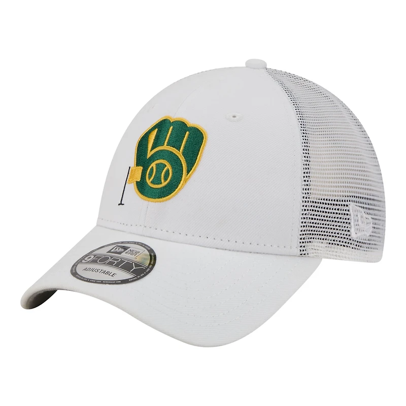 Men's New Era  White Milwaukee Brewers Flag 9FORTY Trucker Adjustable Hat