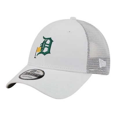 Men's New Era  White Detroit Tigers Flag 9FORTY Trucker Adjustable Hat