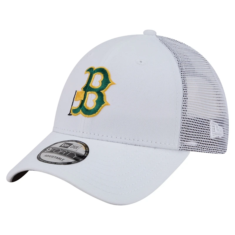 Men's New Era  White Boston Red Sox Flag 9FORTY Trucker Adjustable Hat