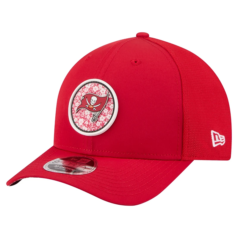 Men's New Era  Red Tampa Bay Buccaneers Floral 9FORTY M-Crown Trucker Adjustable Hat