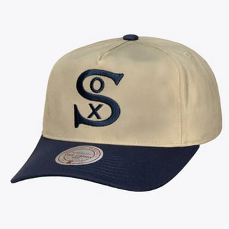 Men's Mitchell & Ness Cream Chicago White Sox Retro Roots Deadstock Cooperstown Snapback Hat