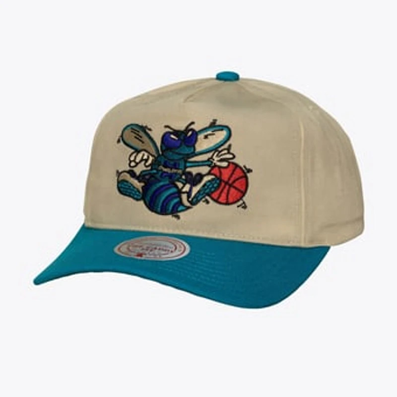 Men's Mitchell & Ness Cream Charlotte Hornets Hardwood Classics Retro Roots Snapback Hat