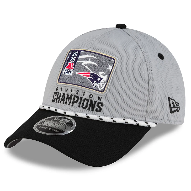 Men's New Era Gray/Black New England Patriots 2025 AFC East Division Champions Locker Room Trophy Collection 9FORTY Adjustable Hat