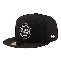 Men's New Era  Black/White Detroit Pistons Team 9FIFTY Snapback Hat