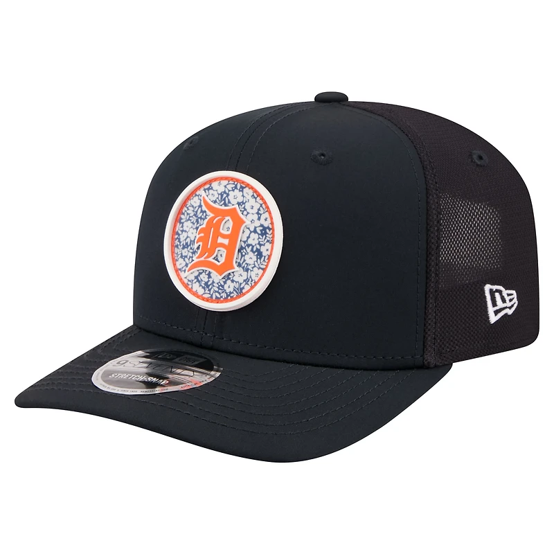Men's New Era  Navy Detroit Tigers Floral Patch 9SEVENTY Adjustable Hat