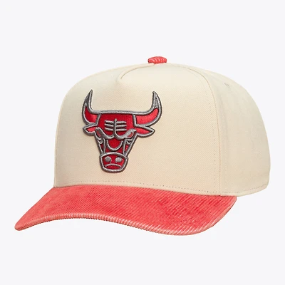 Unisex Mitchell & Ness Cream/Red Chicago Bulls Faded Pro Snapback Hat