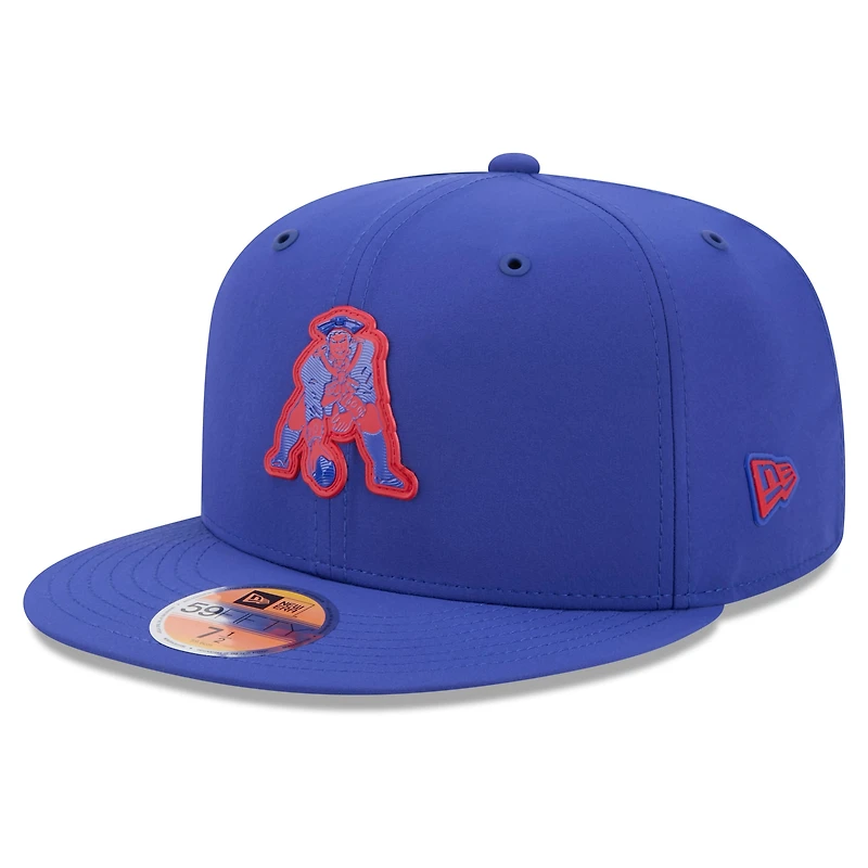 Men's New Era Royal New England Patriots 2026 Sideline Throwback 59FIFTY Fitted Hat