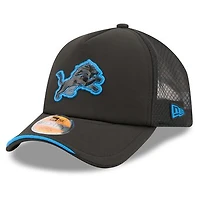 Men's New Era Detroit Lions 2026 Sideline Apex 9FORTY Adjustable Trucker Hat