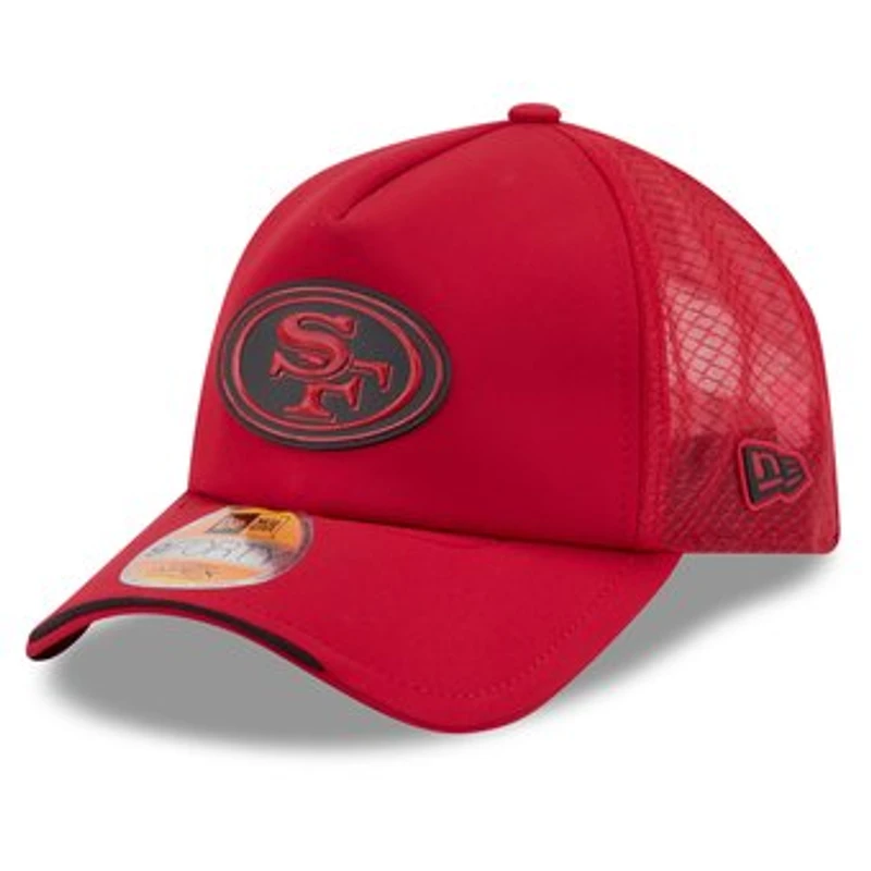 Men's New Era Scarlet San Francisco 49ers 2026 Sideline Apex 9FORTY Adjustable Trucker Hat