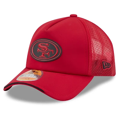 Men's New Era Scarlet San Francisco 49ers 2026 Sideline Apex 9FORTY Adjustable Trucker Hat