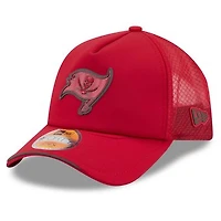 Men's New Era Red Tampa Bay Buccaneers 2026 Sideline Apex 9FORTY Adjustable Trucker Hat