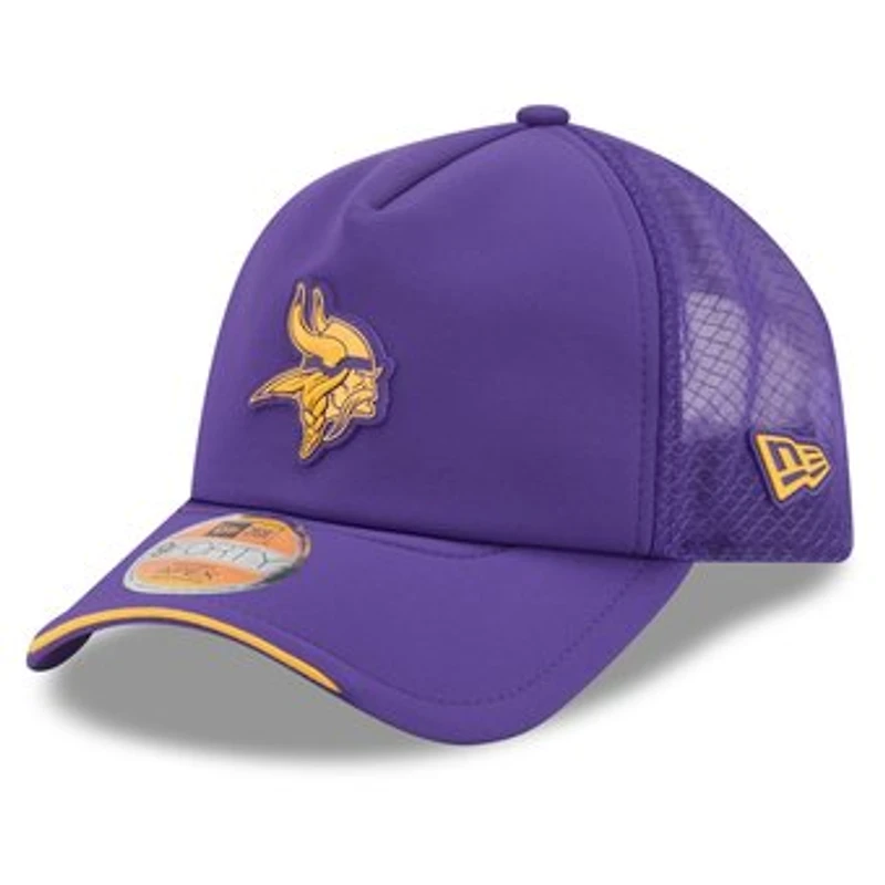 Men's New Era Purple Minnesota Vikings 2026 Sideline Apex 9FORTY Adjustable Trucker Hat
