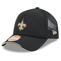 Men's New Era Black New Orleans Saints 2026 Sideline Apex 9FORTY Adjustable Trucker Hat