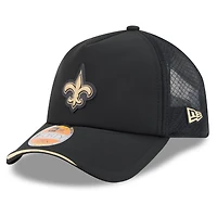 Men's New Era Black New Orleans Saints 2026 Sideline Apex 9FORTY Adjustable Trucker Hat