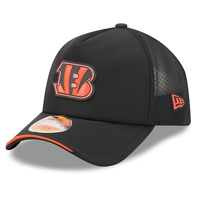 Men's New Era Black Cincinnati Bengals 2026 Sideline Apex 9FORTY Adjustable Trucker Hat