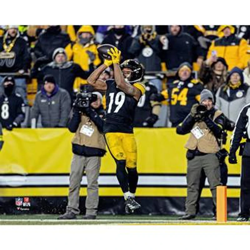 Calvin Austin III Pittsburgh Steelers Unsigned 2025 Week 18 Touchdown Catch Photograph