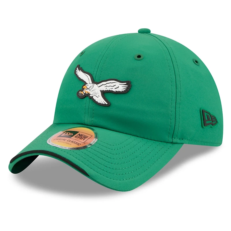 Men's New Era Kelly Green Philadelphia Eagles 2026 Sideline Casual Classic Adjustable Hat