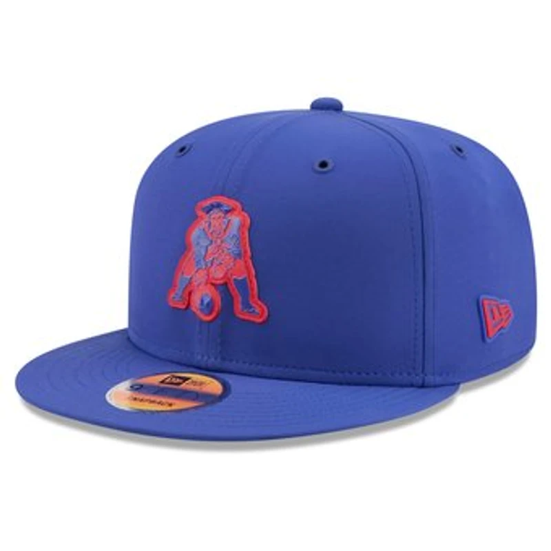 Men's New Era Royal New England Patriots 2026 Sideline Throwback 9FIFTY Snapback Hat