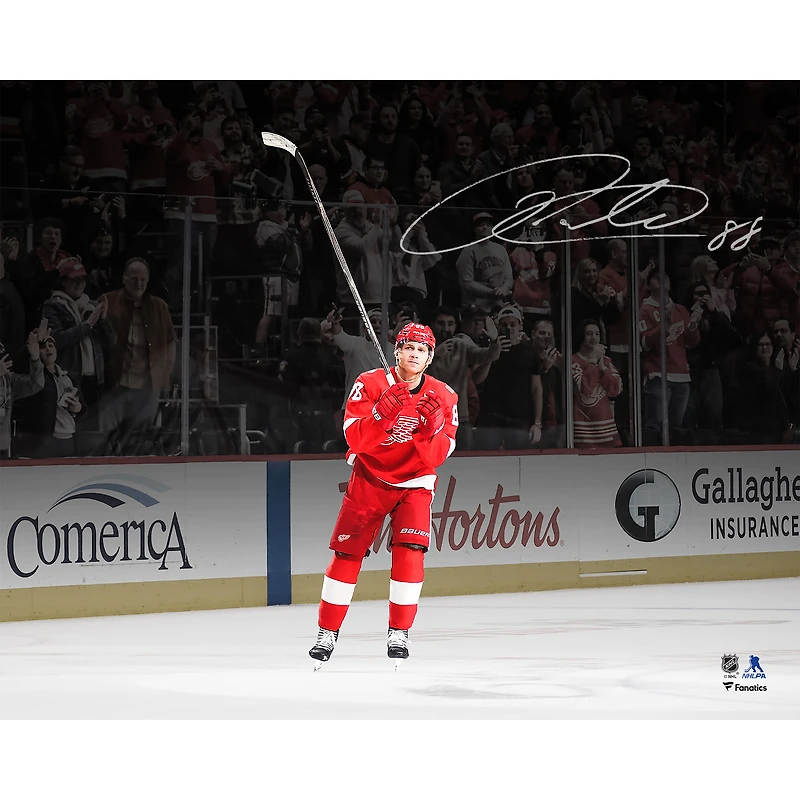 Patrick Kane Detroit Red Wings Autographed 16" x 20" 500th NHL Goal Celebration Photograph