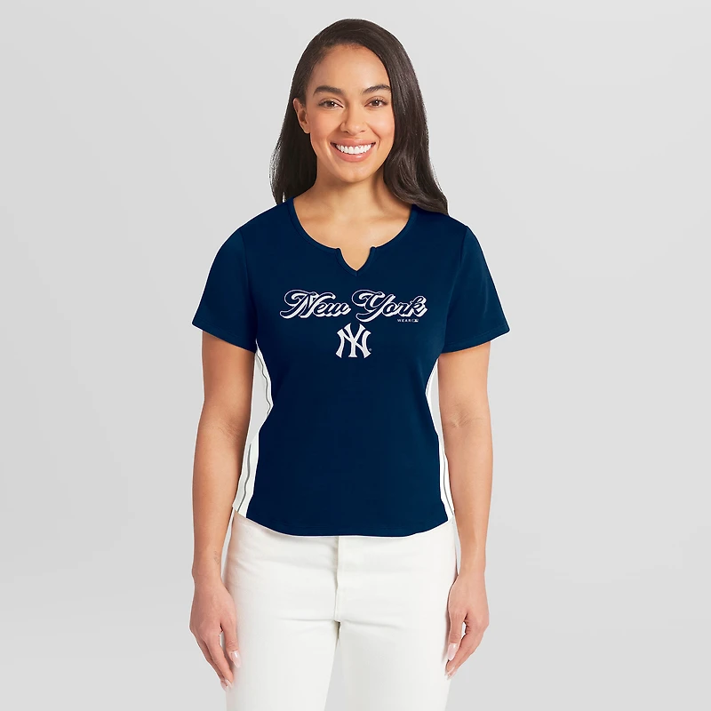 Women's WEAR by Erin Andrews Navy New York Yankees Notch Neck Cropped T-Shirt