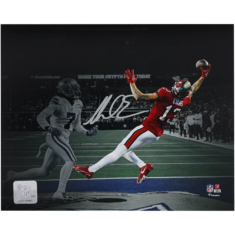 Mike Evans Tampa Bay Buccaneers Autographed 8" x 10" One Handed Catch Spotlight Photograph