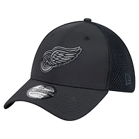 Men's New Era  Black Detroit Red Wings Blackout 39THIRTY Stretch Hat
