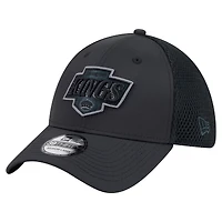 Men's New Era  Black Los Angeles Kings Blackout 39THIRTY Stretch Hat