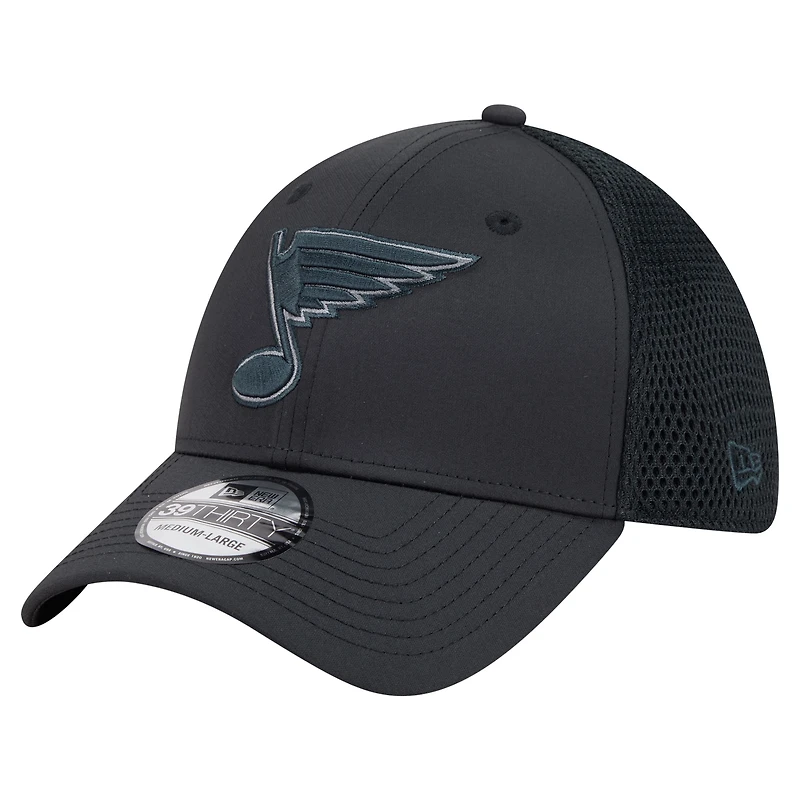 Men's New Era  Black St. Louis Blues Blackout 39THIRTY Flex Fit Hat