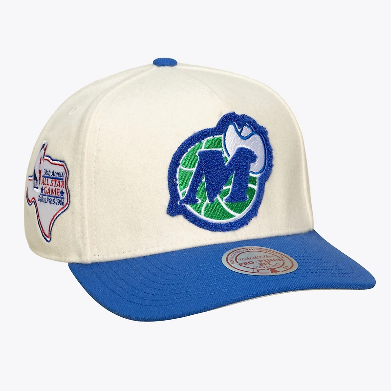 Unisex Mitchell & Ness Cream Dallas Mavericks Cream Team Pro Adjustable Hat
