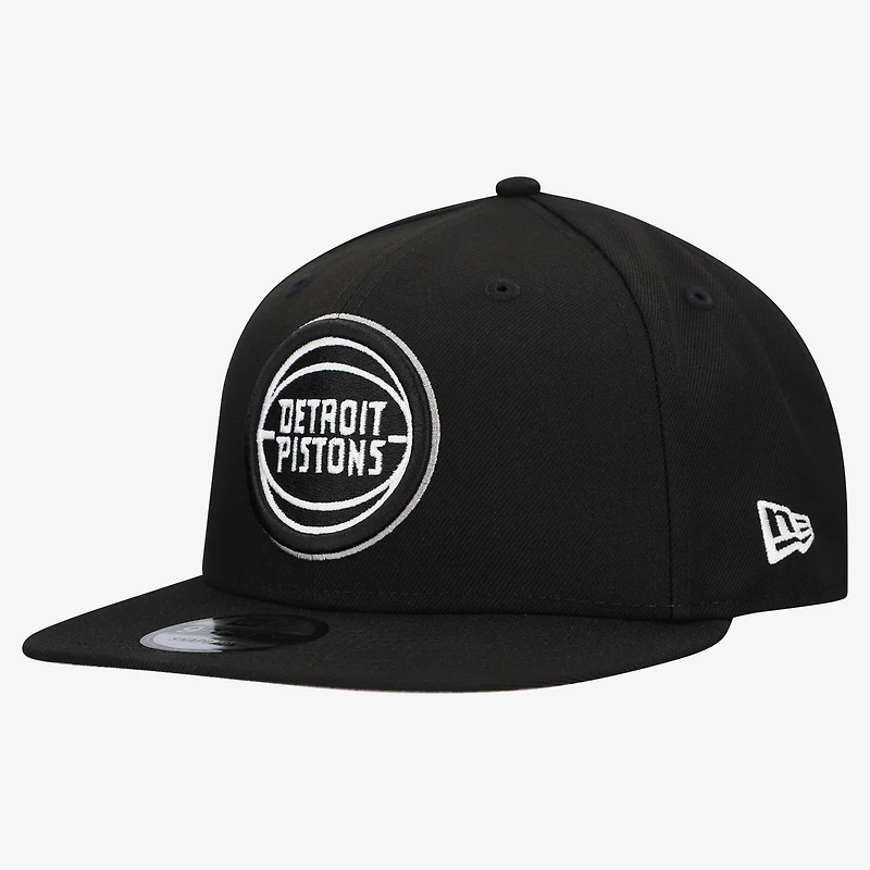 Men's New Era Black Detroit Pistons Team 9FIFTY Snapback Hat