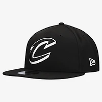 Men's New Era  Black Cleveland Cavaliers Team 9FIFTY Snapback Hat