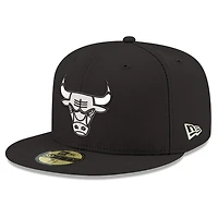 Men's New Era Black Chicago Bulls 59FIFTY Fitted Hat