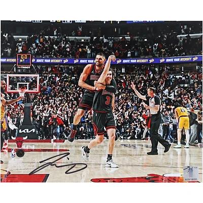 Josh Giddey Chicago Bulls Autographed 8" x 10" Game Winner vs. Lakers Photograph