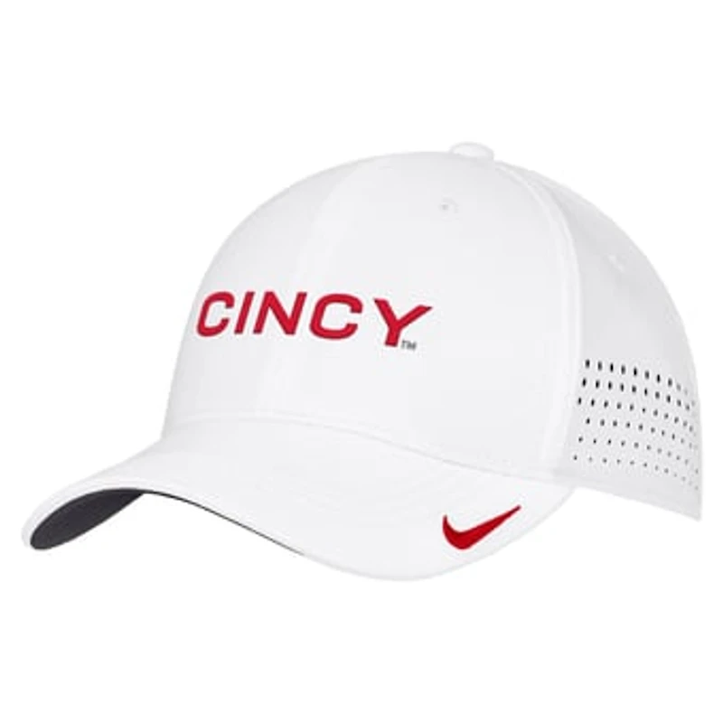 Men's Nike White Cincinnati Bearcats 2026 On-Field AeroBill SwooshFlex Dri-FIT Hat