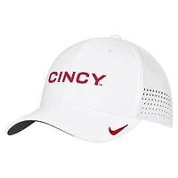 Men's Nike White Cincinnati Bearcats 2026 On-Field AeroBill SwooshFlex Dri-FIT Hat