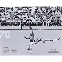 Andre Dawson Chicago Cubs Autographed 8" x 10" Wall Catch Photograph