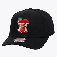 Men's Mitchell & Ness Black New York Knicks Apple Bite Pro Crown Snapback Hat