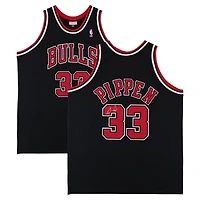 Scottie Pippen Chicago Bulls Autographed Black Mitchell & Ness 1997 Authentic Jersey