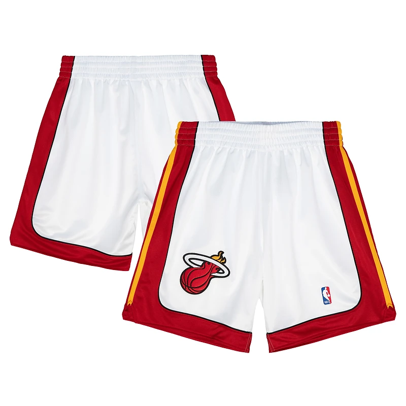 Men's Mitchell & Ness  White Miami Heat 2005-06 Hardwood Classics Authentic Shorts