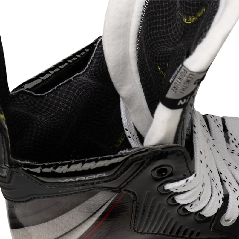 S25 Vapor Fly40 - Intermediate Hockey Skates