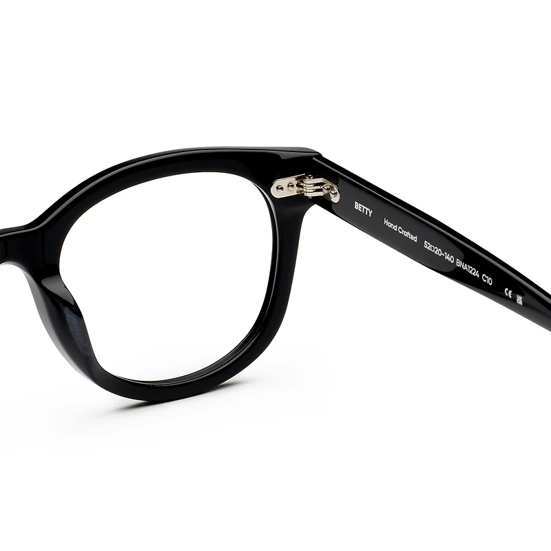 Betty - Black Glasses 