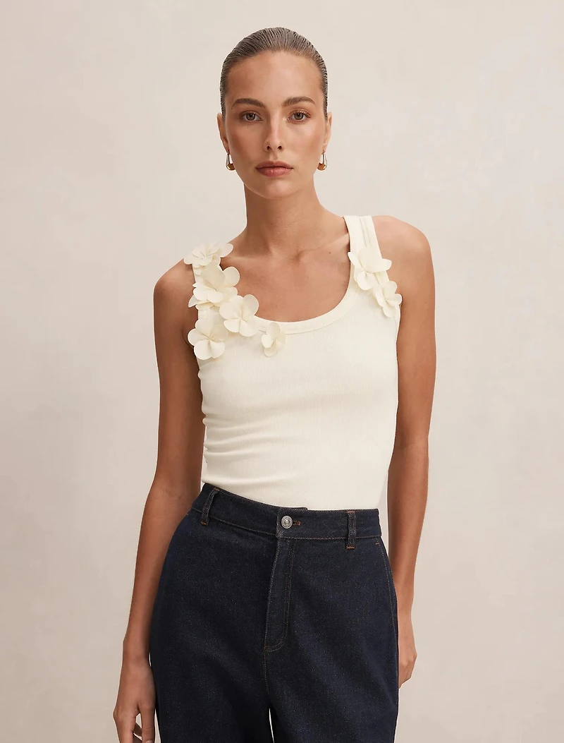 Pia Applique Scoop Neck Tank Top