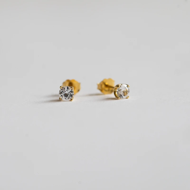 The White Sapphire Stud